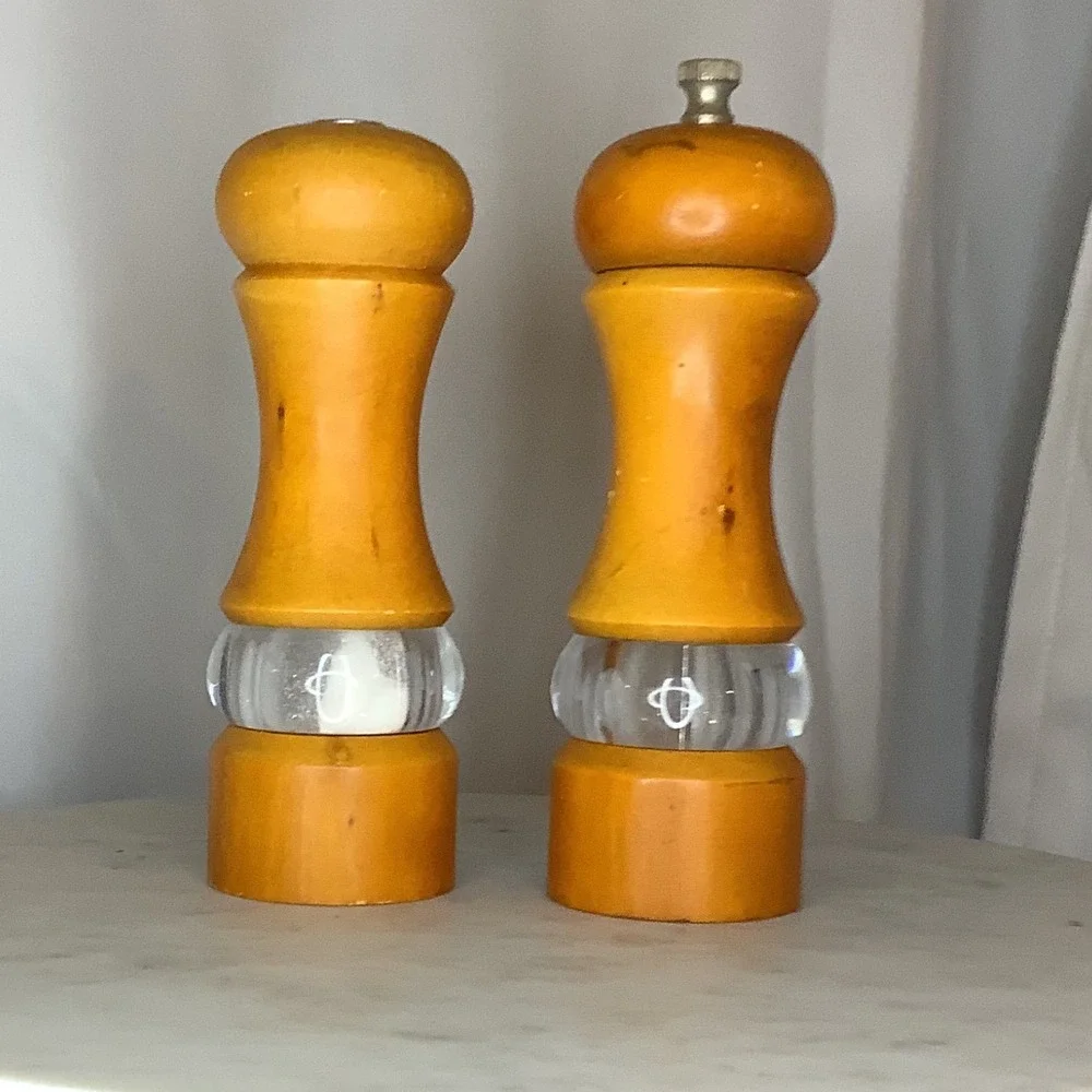 ODIE THOMPSON Salt &‎ Pepper Grinder Set Wood Lucite Vintage Kitchen Decor